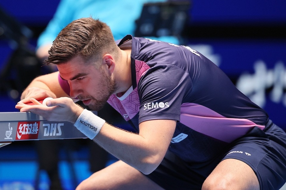 但禁区内缺 但禁区内缺